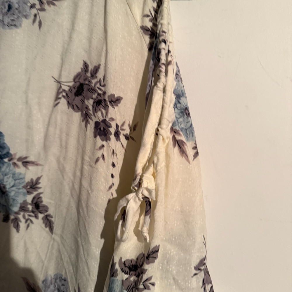 Torrid Size 3 Floral Boho Romantic Cottagecore Flowy Soft Girl Cold Shoulder - Picture 6 of 6